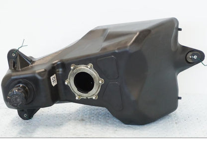 Höger sida på Bensintank från en Yamaha X-Max 250 -2016 scooter.