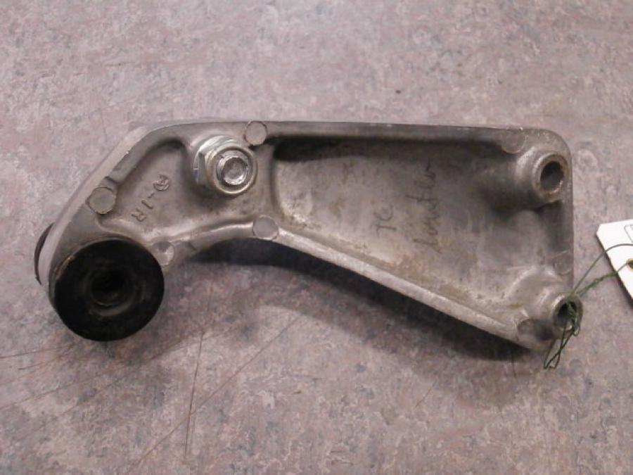 Höger sida på Fotpinnefäste från en Kawasaki VN 1500 -1995 motorcykel.