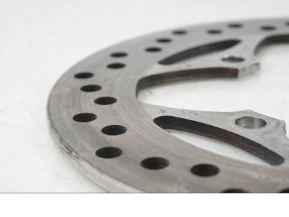 Höger sida på Bromsskiva från en Triumph Speed Triple -2021 motorcykel.