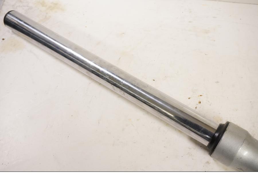 Höger sida på Gaffelben från en Yamaha XV 535 -1988 motorcykel.