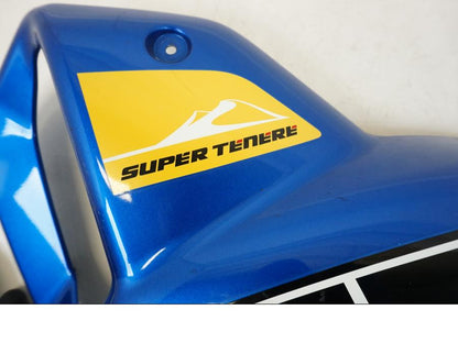 Vänster sida på Sidkåpa från en Yamaha XT 1200 A -2010 motorcykel.