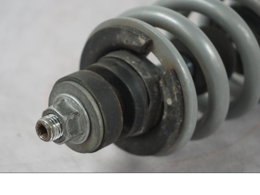 Extrabild2 på Stötdämpare från en BMW R 1200 R -2007 motorcykel.