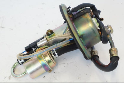 Höger sida på Bensinpump insprut från en Honda CBR 900 RR -2001 motorcykel.