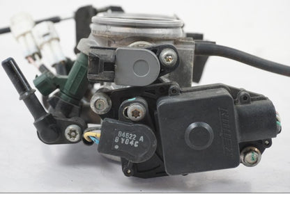 Baksidan på Spjällhus från en Kawasaki ER-6F -2010 motorcykel.