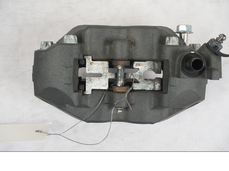 Snett uppifrån på Bromsok från en Kawasaki Z 900 -2019 motorcykel.