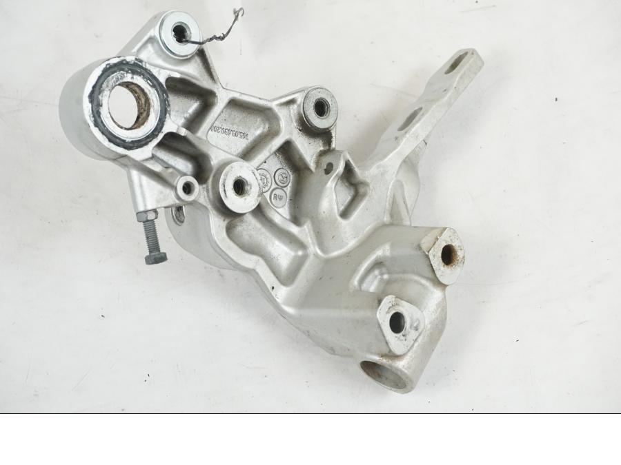 Extrabild1 på Fotpinnefäste från en Husqvarna 701 SUPERMOTO ABS -2016 motorcykel.