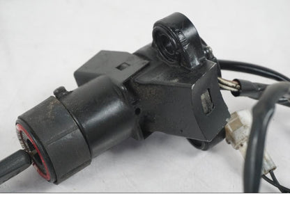 Extrabild4 på <p>Låssats från Kawasaki Z750 ABS 2008.</p>

<p>1st nyckel, tändningslås, tanklock, sadellås, cdi och imob.</p> motorcykel.