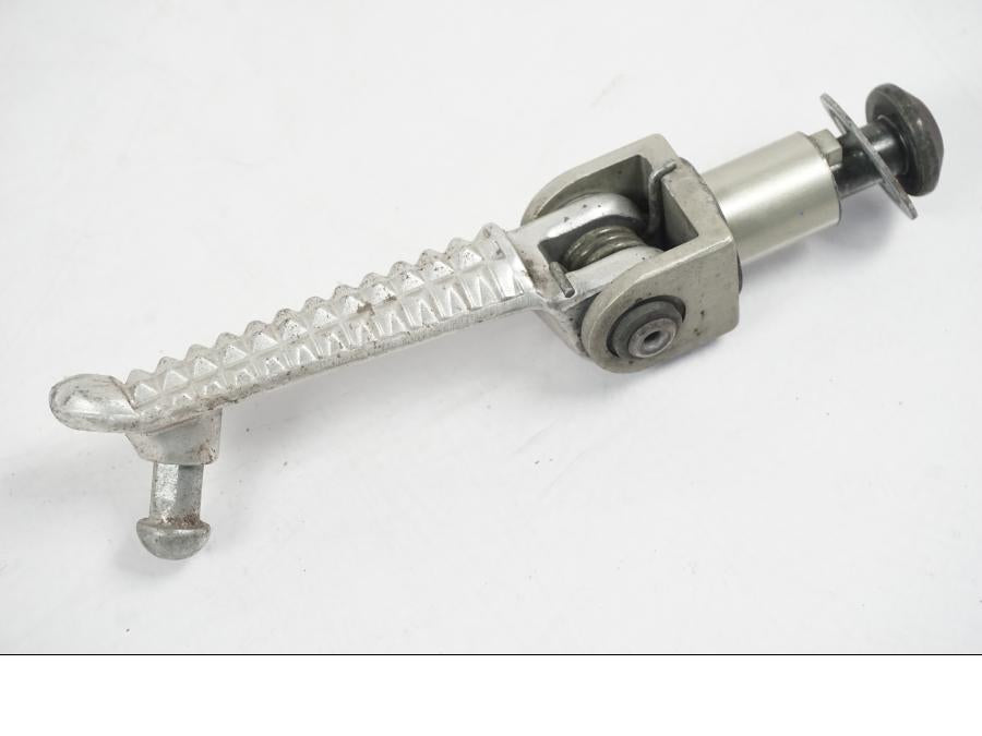 Baksidan på Fotpinne från en Yamaha YZF 1000 R1 -2007 motorcykel.