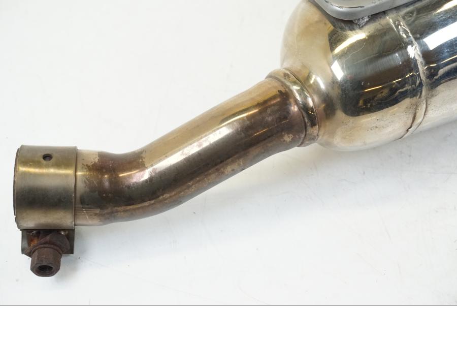 Snett uppifrån på Ljuddämpare från en BMW F 650 CS -2003 motorcykel.