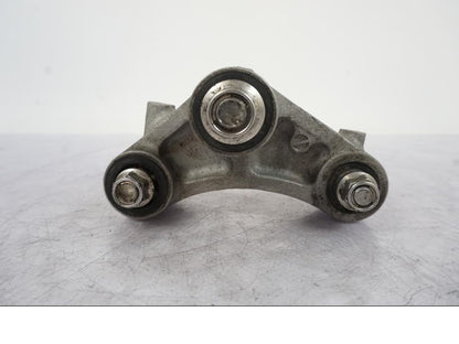 Baksidan på Länkage från en Kawasaki Z 800 -2014 motorcykel.