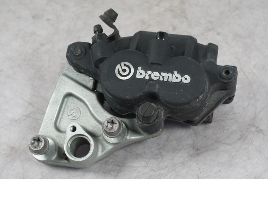 Framsidan på Bromsok från en BMW K 1600 GTL -2015 motorcykel.