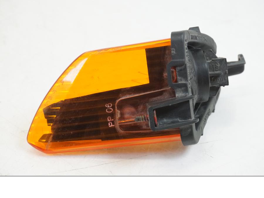 Baksidan på Blinkers från en Honda VFR 800 -2003 motorcykel.