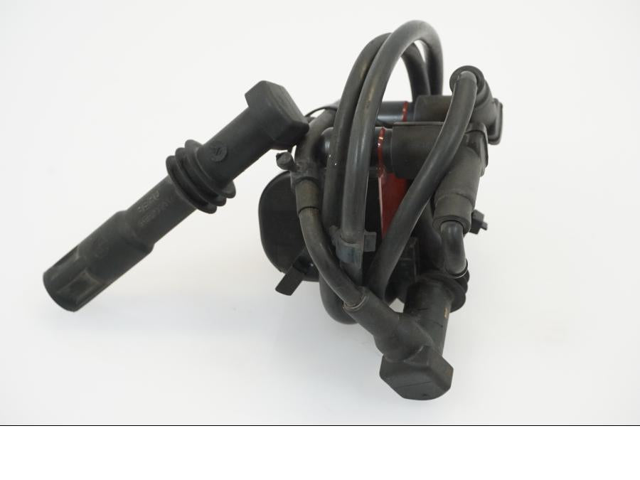 Baksidan på Tändspole från en BMW R 1150 R -2002 motorcykel.