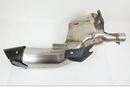 Baksidan på Ljuddämpare från en BMW F 900 R -2021 motorcykel.