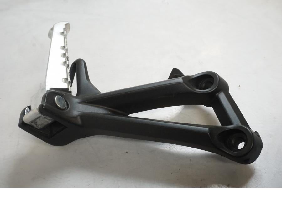 Baksidan på Fotpinne från en Yamaha MT-09 -2019 motorcykel.