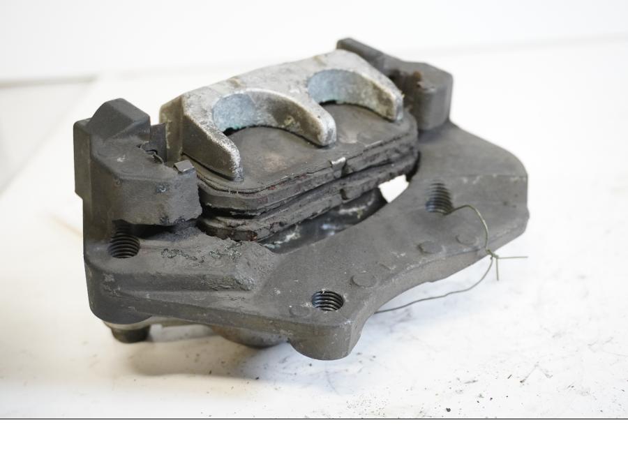 Höger sida på Bromsok från en Yamaha X-Max 250 -2012 scooter.