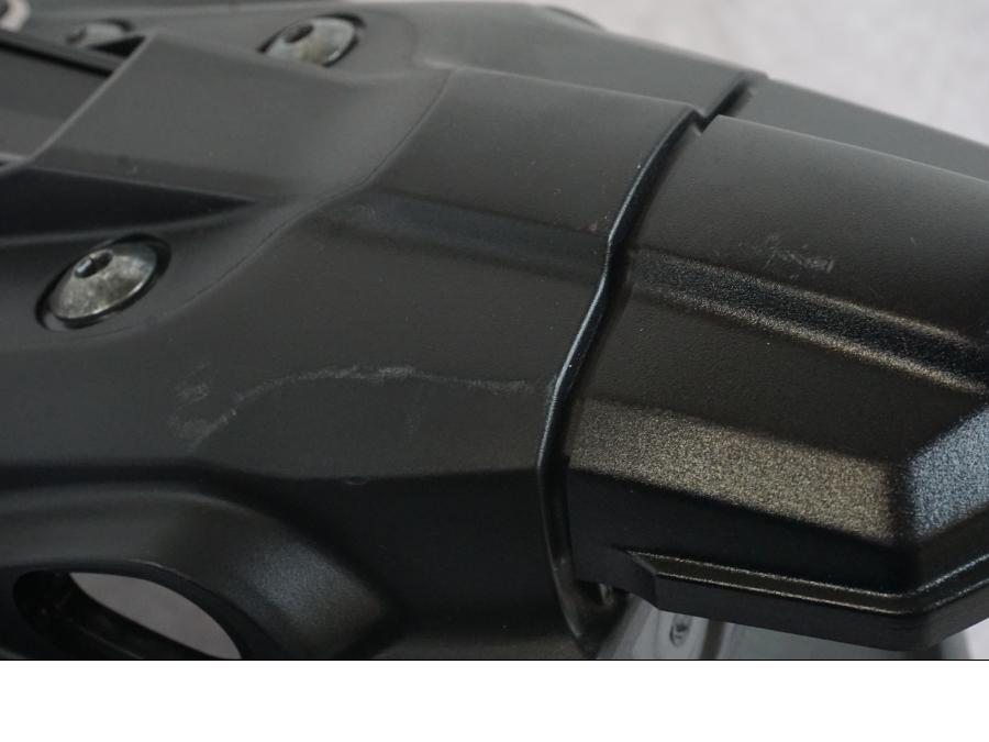 Höger sida på Skylthållare från en Yamaha MT-09 -2021 motorcykel.