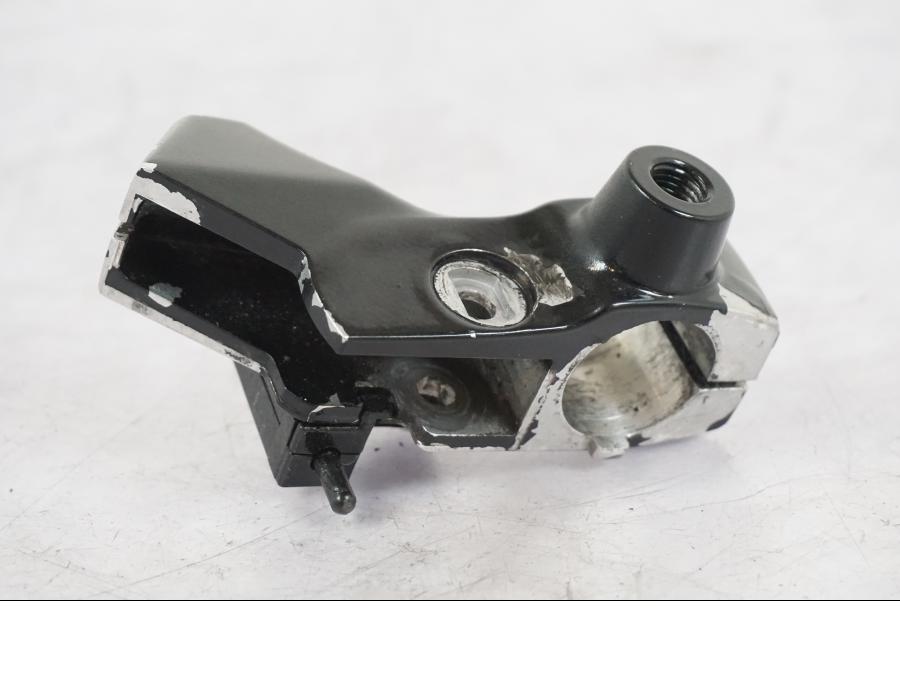 Vänster sida på Kopplingsklo från en Yamaha XVS 1100 -2004 motorcykel.