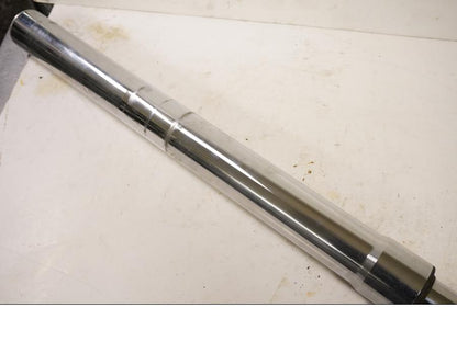 Vänster sida på Gaffelben från en Suzuki VZ 800 -1997 motorcykel.