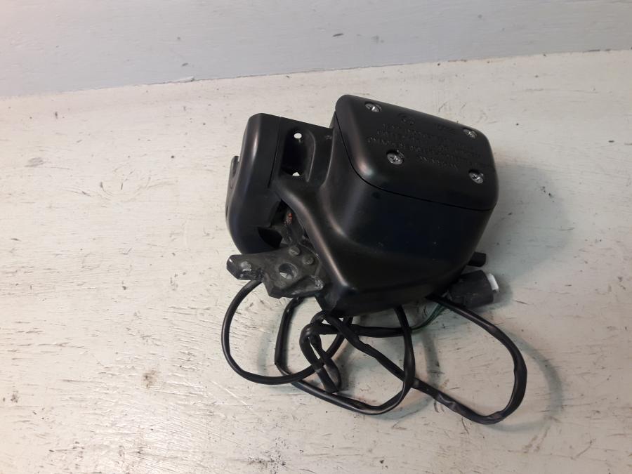 Framsidan på Bromshuvudcylinder från en BMW R 1150 R -2004 motorcykel.