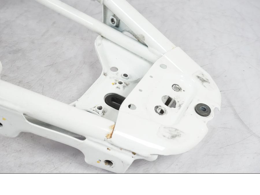 Baksidan på Bakram från en KTM 390 Duke -2018 motorcykel.