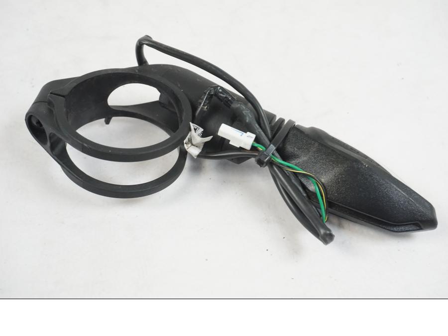 Snett nerifrån på Blinkers LED från en KTM 1290 Super Duke R -2022 motorcykel.