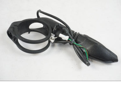 Snett nerifrån på Blinkers LED från en KTM 1290 Super Duke R -2022 motorcykel.