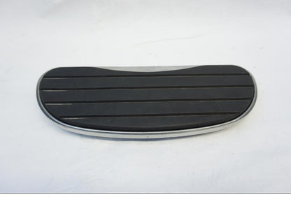 Framsidan på Fotplatta från en Kawasaki VN 900 -2006 motorcykel.