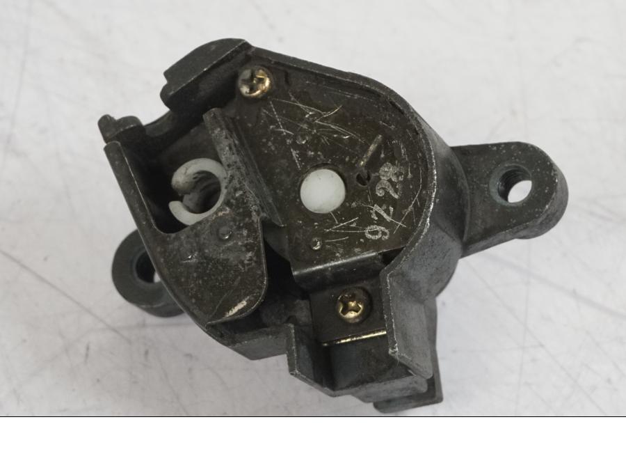 Extrabild1 på Låssats från en Suzuki VZ 800 -2000 motorcykel.