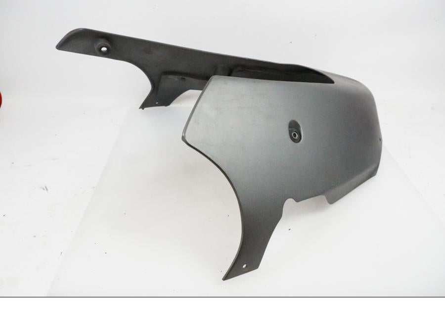 Baksidan på Magkåpa från en Kawasaki ZR-9R -2001 motorcykel.