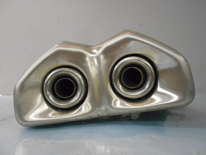 Snett uppifrån på Ljuddämpare från en Kawasaki Z 1000 -2014 motorcykel.