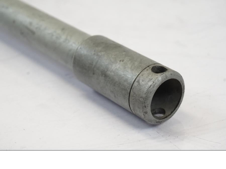 Höger sida på Axel från en Honda NT 700 -2008 motorcykel.