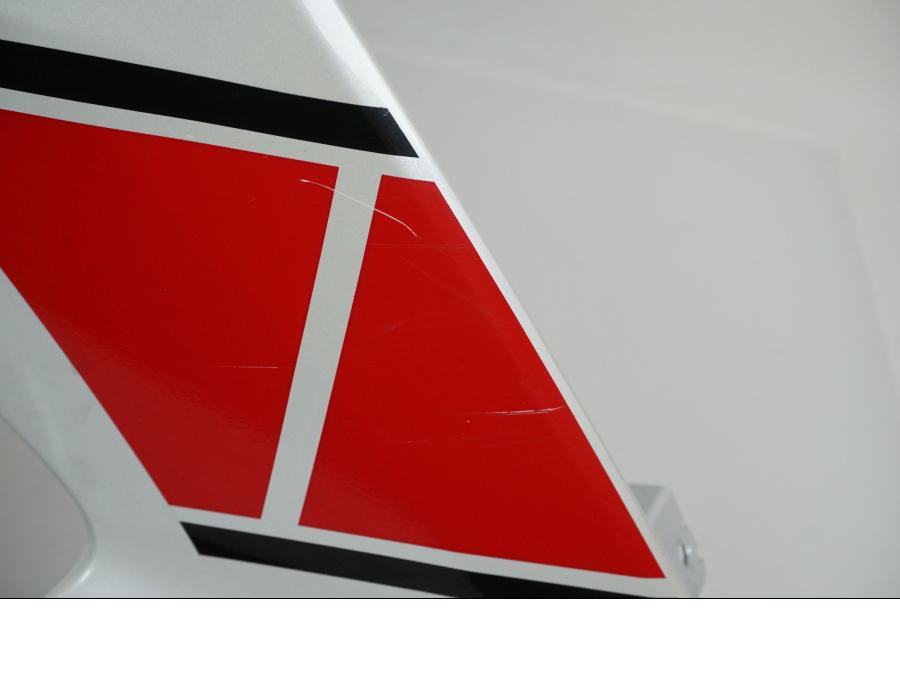 Extrabild2 på Sidkåpa från en Yamaha YZF-R7 -2022 motorcykel.