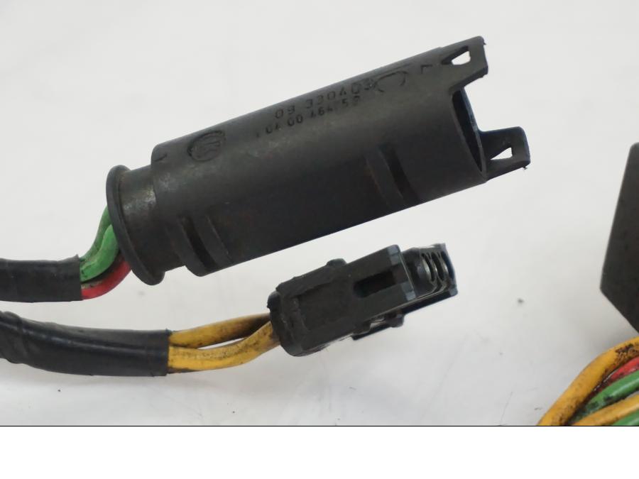 Baksidan på Likriktare från en BMW F 650 CS -2002 motorcykel.