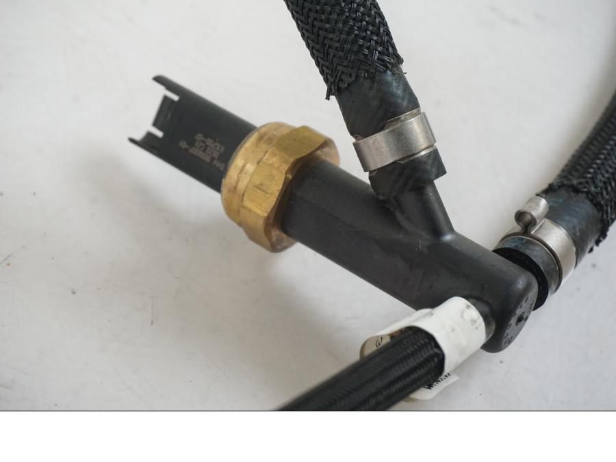 Höger sida på Fuel Rail från en BMW R 1250 GS -2021 motorcykel.