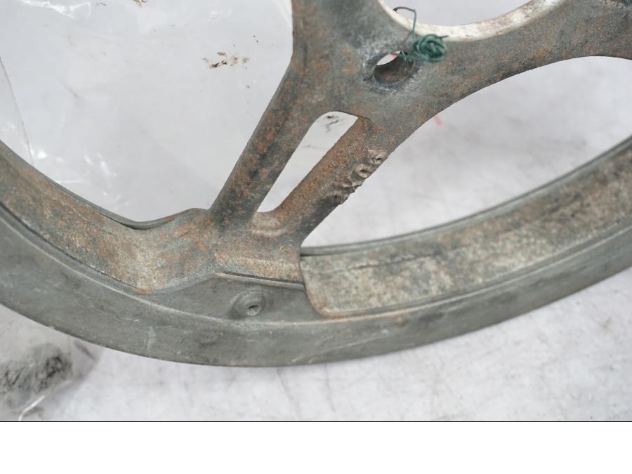 Vänster sida på Remdrev från en Kawasaki Z 400 -1983 motorcykel.