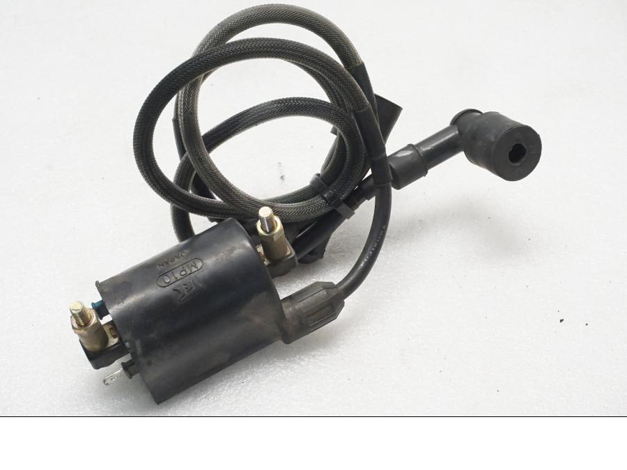 Framsidan på Tändspole från en Kawasaki VN 1500 Mean Streak -2003 motorcykel.