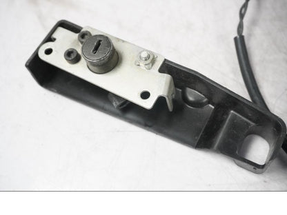 Extrabild1 på Låssats från en Kawasaki ZX-10R -2008 motorcykel.