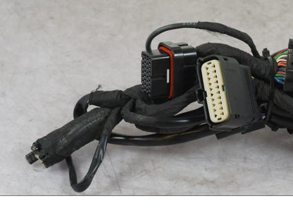 Höger sida på Kablage från en KTM 1290 Super Adventure S -2022 motorcykel.