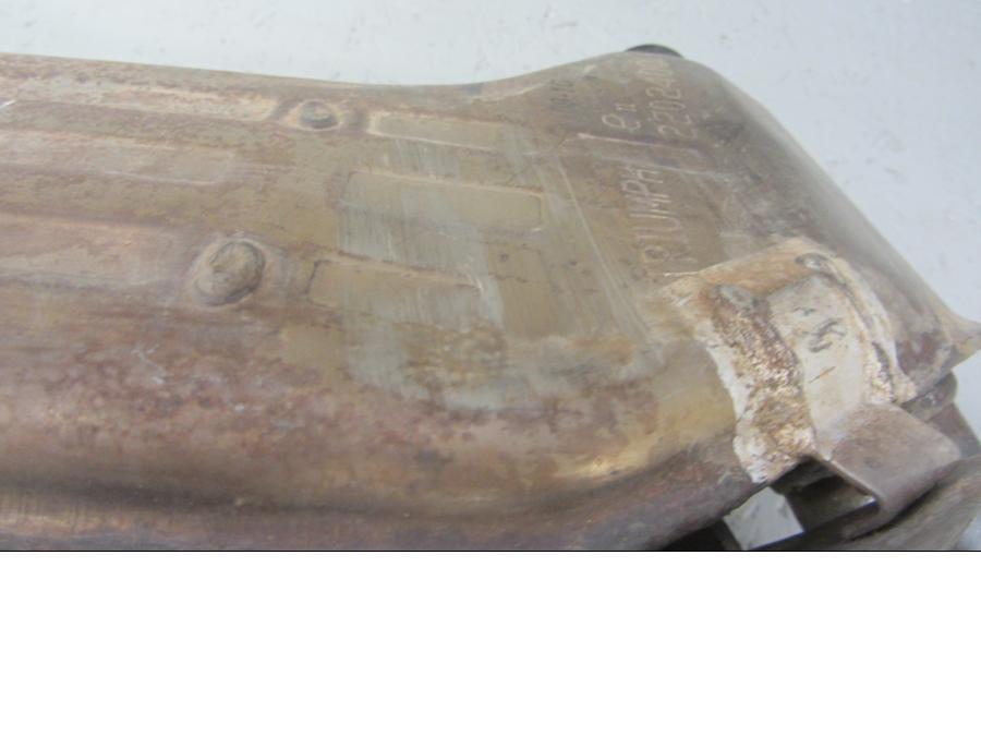 Vänster sida på Mellanburk från en Triumph Thunderbird 1600 -2011 motorcykel.