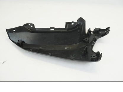 Vänster sida på Sidkåpa från en Yamaha N-MAX125 -2021 motorcykel.