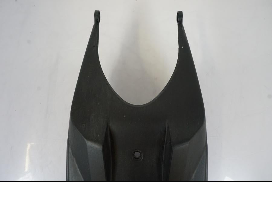 Vänster sida på Undertail från en KTM 790 Duke -2019 motorcykel.