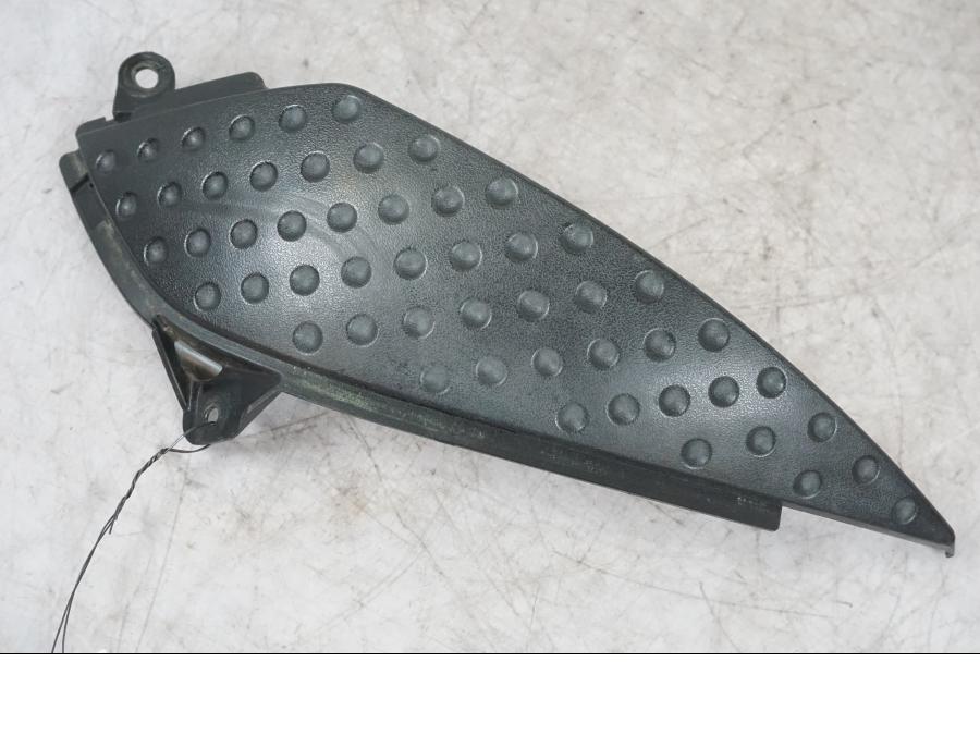 Framsidan på Bensintankskåpa från en Kawasaki ZX-6R -2006 motorcykel.