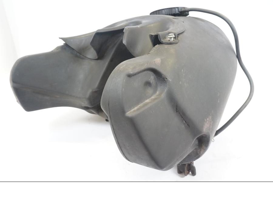 Framsidan på Bensintank från en BMW F 650 -1998 motorcykel.