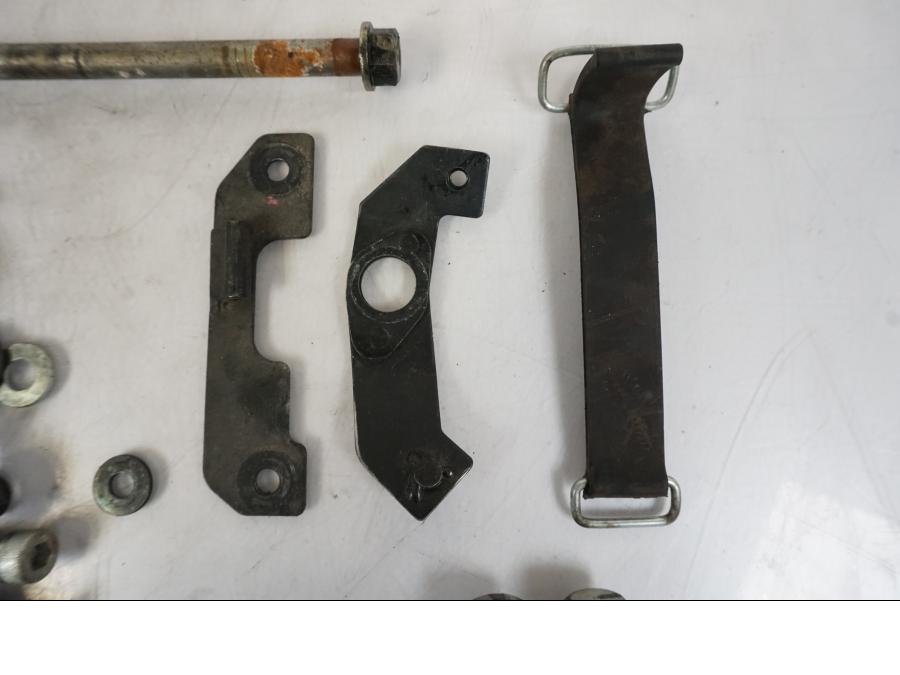 Baksidan på Skruv / Mutter etc från en KTM 125 Duke -2017 motorcykel.