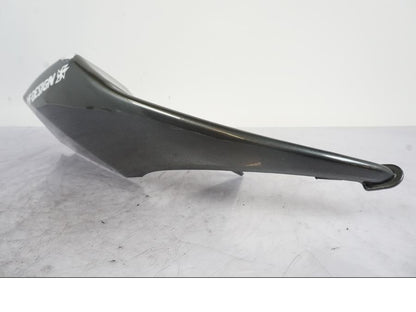 Höger sida på Bakvinge från en Suzuki GSX-R 1000 -2005 motorcykel.