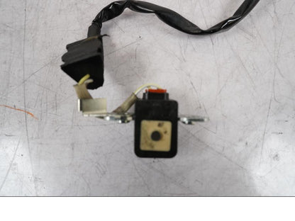 Baksidan på Tändpickup från en Honda VFR 800 -2005 motorcykel.