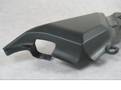 Baksidan på Ramskydd från en Triumph Tiger Explorer -2013 motorcykel.