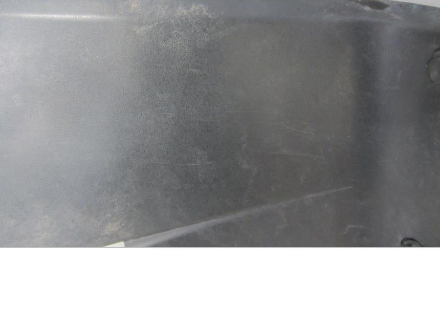 Baksidan på Sidopanel från en Suzuki LTA 750 XP E -2009 motorcykel.