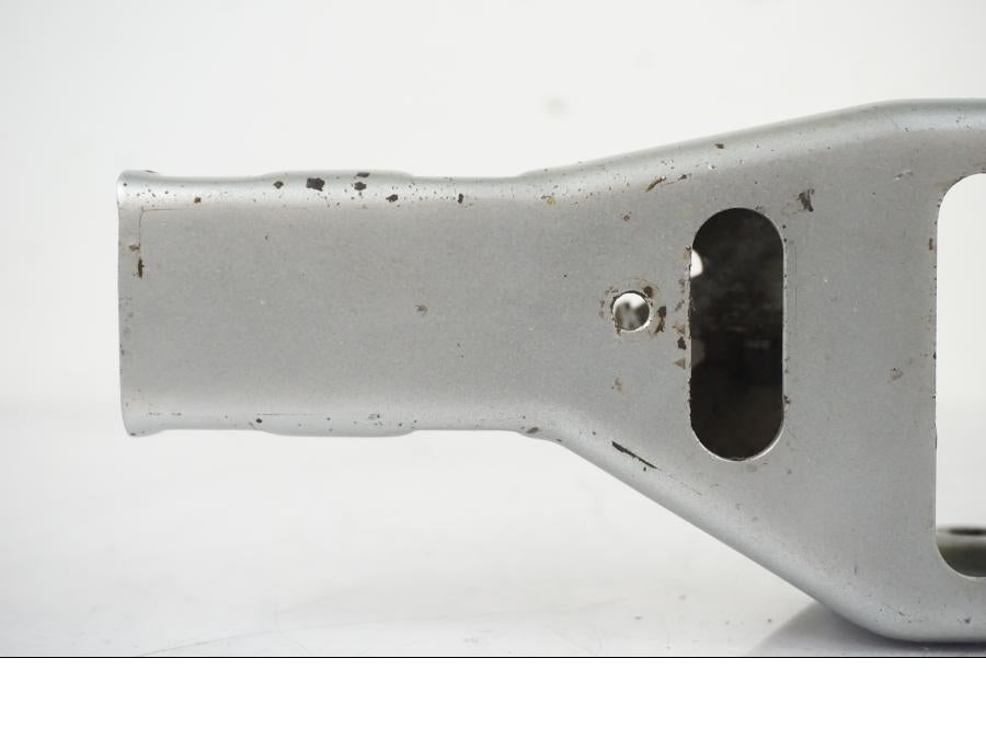 Snett nerifrån på Ramdel från en BMW F 650 CS -2002 motorcykel.